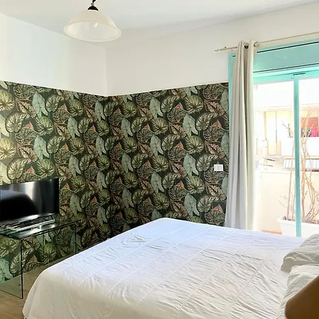 Puglia Low-cost, Gasthuis